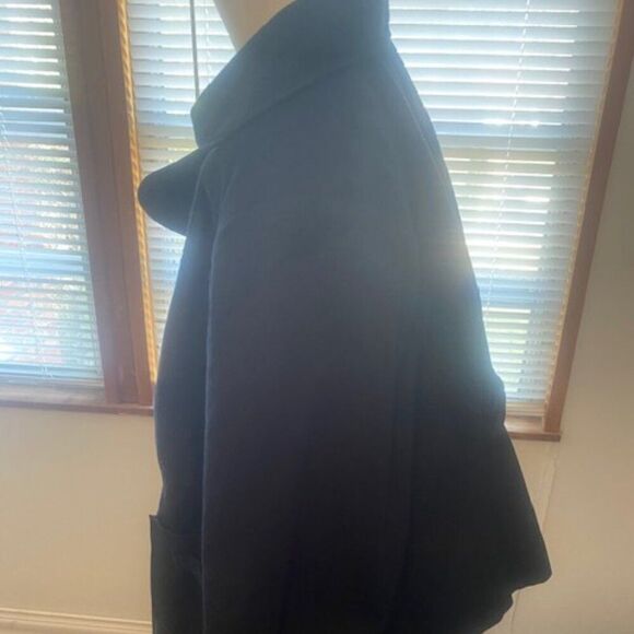 Lane Bryant Navy Blue 3/4 cuffed sleeves belted back blazer, size 26 - Picture 3 of 4